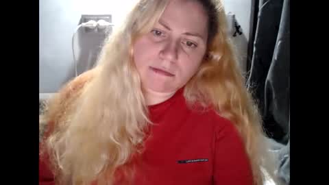 Snapshot of candycream74 chatting on February 2025 10:29:02 PM Laura online show from February 2025 10:29:02 PM