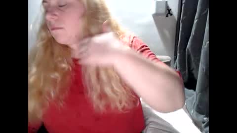 Snapshot of candycream74 chatting on February 2025 01:33:01 AM Laura online show from February 2025 01:33:01 AM