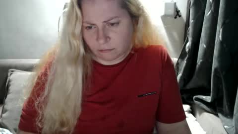 Snapshot of candycream74 chatting on February 2025 09:28:01 PM Laura online show from February 2025 09:28:01 PM