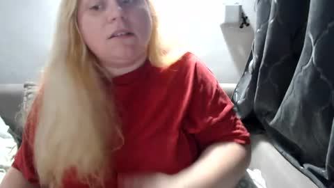 Snapshot of candycream74 chatting on February 2025 04:13:02 PM Laura online show from February 2025 04:13:02 PM