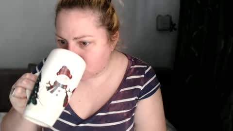 Snapshot of candycream74 chatting on February 2025 10:17:02 AM Laura online show from February 2025 10:17:02 AM