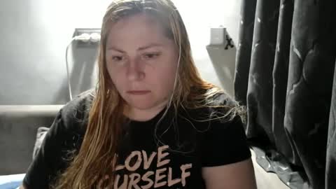 Snapshot of candycream74 chatting on February 2025 08:01:01 PM Laura online show from February 2025 08:01:01 PM