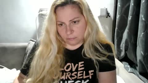 Snapshot of candycream74 chatting on February 2025 06:32:02 PM Laura online show from February 2025 06:32:02 PM