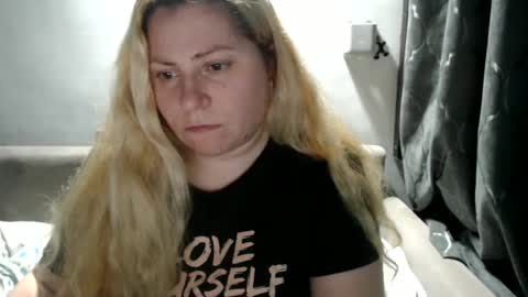 Snapshot of candycream74 chatting on February 2025 09:38:02 PM Laura online show from February 2025 09:38:02 PM