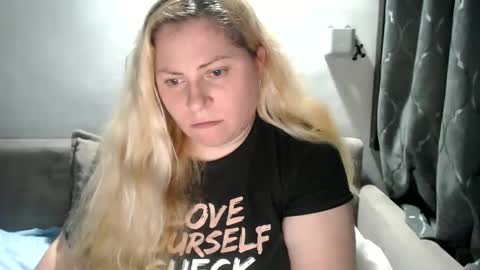 Snapshot of candycream74 chatting on February 2025 06:37:02 PM Laura online show from February 2025 06:37:02 PM