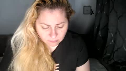 Snapshot of candycream74 chatting on February 2025 06:59:02 AM Laura online show from February 2025 06:59:02 AM