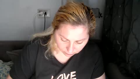 Snapshot of candycream74 chatting on February 2025 08:44:02 AM Laura online show from February 2025 08:44:02 AM