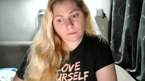 Snapshot of candycream74 chatting on February 2025 07:30:02 PM Laura online show from February 2025 07:30:02 PM