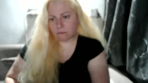 Snapshot of candycream74 chatting on March 2025 09:25:02 PM Laura online show from March 2025 09:25:02 PM