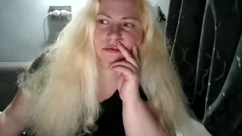 Snapshot of candycream74 chatting on March 2025 11:38:02 PM Laura online show from March 2025 11:38:02 PM