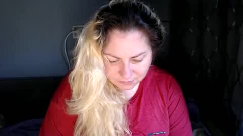 Snapshot of candycream74 chatting on September 2025 09:22:02 AM Laura online show from September 2025 09:22:02 AM