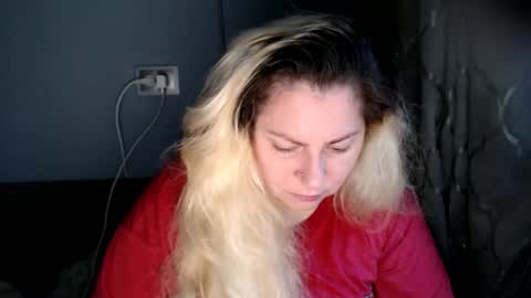 Snapshot of candycream74 chatting on September 2025 11:24:01 AM Laura online show from September 2025 11:24:01 AM