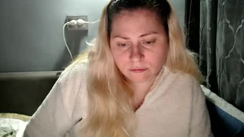 Snapshot of candycream74 chatting on October 2025 03:43:01 PM Laura online show from October 2025 03:43:01 PM