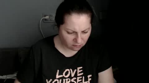 Snapshot of candycream74 chatting on October 2025 08:37:01 AM Laura online show from October 2025 08:37:01 AM