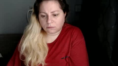 Snapshot of candycream74 chatting on October 2025 06:24:02 AM Laura online show from October 2025 06:24:02 AM