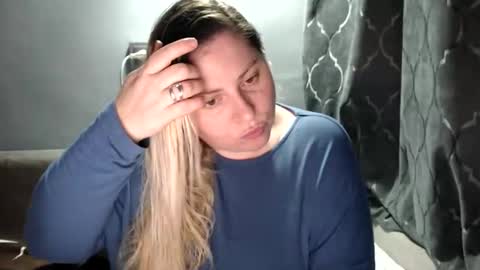 Snapshot of candycream74 chatting on October 2025 07:41:01 PM Laura online show from October 2025 07:41:01 PM