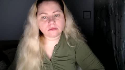 Snapshot of candycream74 chatting on November 2025 12:47:01 PM Laura online show from November 2025 12:47:01 PM