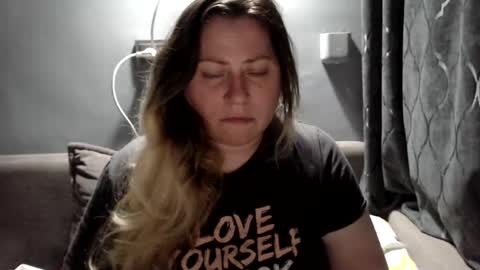 Laura online show from July 2026 07:39:01 PM