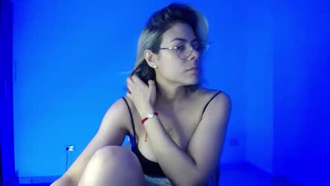 Candy Dowson online show from October 2025 10:45:02 AM