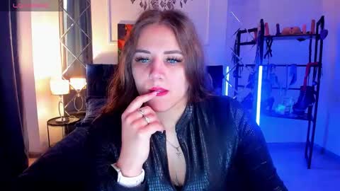 Sofia online show from September 2025 12:32:02 AM