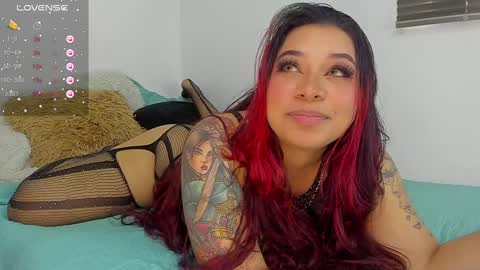 Snapshot of candyr0se_ chatting on December 2024 08:36:02 PM candyr0se_ online show from December 2024 08:36:02 PM