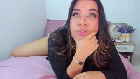 Snapshot of candyr0se_ chatting on February 2026 06:40:02 AM candyr0se_ online show from February 2026 06:40:02 AM