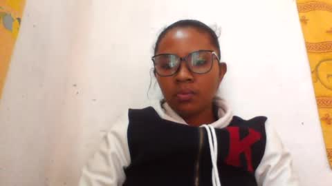 Snapshot of candysourensx chatting on June 2026 06:32:02 AM CandySourensx online show from June 2026 06:32:02 AM