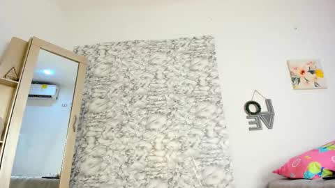 Canhela online show from September 2025 04:45:01 AM