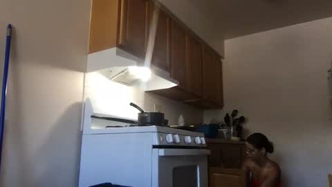     online show from September 2025 05:01:01 PM