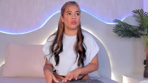 Snapshot of cannelasmith chatting on February 2026 05:17:02 PM cannelasmith online show from February 2026 05:17:02 PM