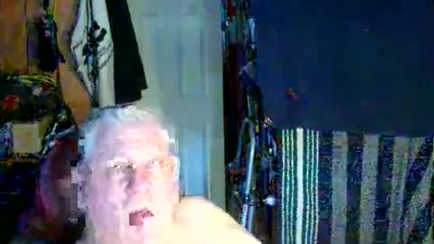 canoelicker69 online show from October 2025 08:31:01 PM