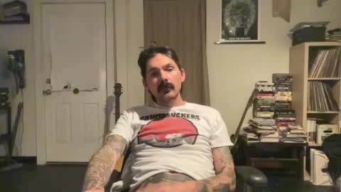 Snapshot of cantleavethehouse chatting on December 2024 11:20:02 PM cantleavethehouse online show from December 2024 11:20:02 PM