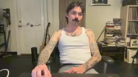 Snapshot of cantleavethehouse chatting on January 2025 03:26:02 AM cantleavethehouse online show from January 2025 03:26:02 AM