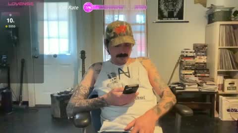 Snapshot of cantleavethehouse chatting on February 2025 05:22:01 PM cantleavethehouse online show from February 2025 05:22:01 PM