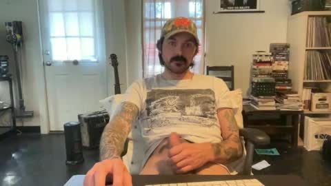 Snapshot of cantleavethehouse chatting on February 2025 08:09:02 PM cantleavethehouse online show from February 2025 08:09:02 PM