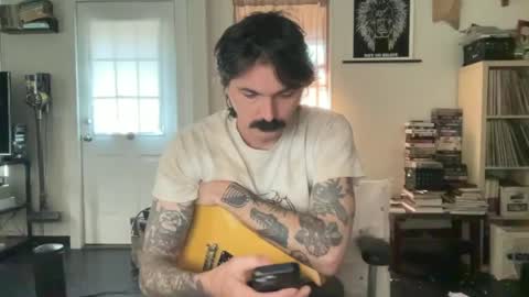 Snapshot of cantleavethehouse chatting on February 2025 10:06:02 PM cantleavethehouse online show from February 2025 10:06:02 PM