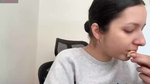 Emma online show from March 2025 09:53:02 AM