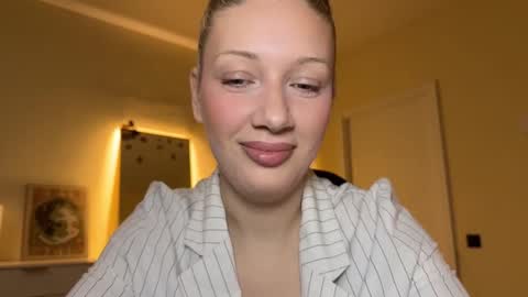 Snapshot of caramel_way chatting on February 2026 07:44:02 PM Stella online show from February 2026 07:44:02 PM