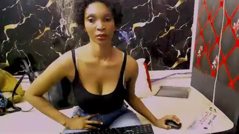 caramelminxx_ online show from June 2026 06:43:02 AM