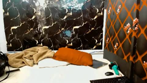 caramelminxx_ online show from June 2026 07:25:01 AM