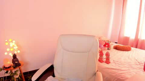 Snapshot of caramelo_xox chatting on January 2025 10:15:01 PM online show from January 2025 10:15:01 PM