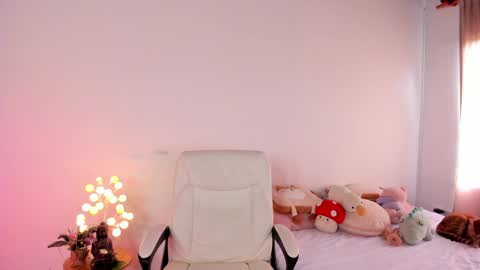 Snapshot of caramelo_xox chatting on February 2025 02:02:01 PM online show from February 2025 02:02:01 PM