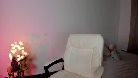 Snapshot of caramelo_xox chatting on February 2025 10:38:02 AM online show from February 2025 10:38:02 AM