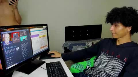 Carlos and Cristian  online show from September 2025 06:04:02 AM