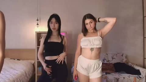 Snapshot of caressyourself chatting on October 2025 11:10:02 AM caressyourself online show from October 2025 11:10:02 AM