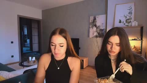 caressyourself online show from November 2025 05:43:01 AM