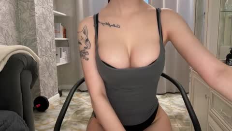 Snapshot of caressysiren chatting on May 2026 05:11:01 PM caressysiren online show from May 2026 05:11:01 PM
