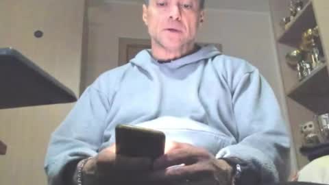Laz online show from April 2026 08:15:01 PM
