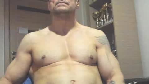 Laz online show from May 2026 01:03:01 AM