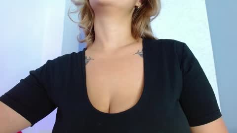 Snapshot of carla_beer chatting on April 2026 11:57:01 AM Carla online show from April 2026 11:57:01 AM